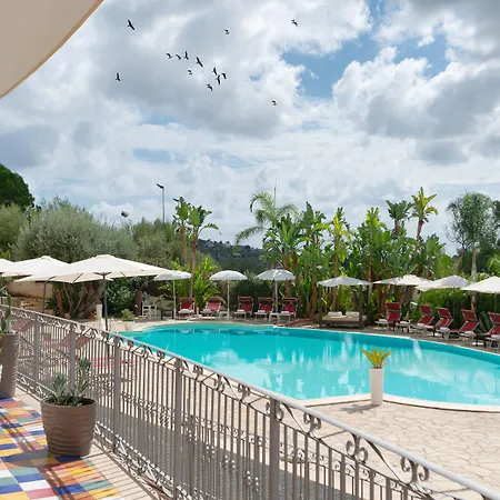 Hotel Grand Sofia 4*