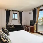 Grand Sofia 4* Ното